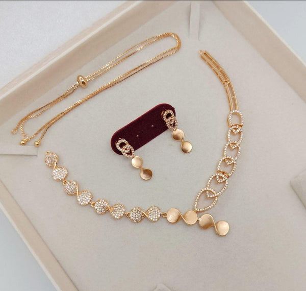 Contemporary Chic Choker